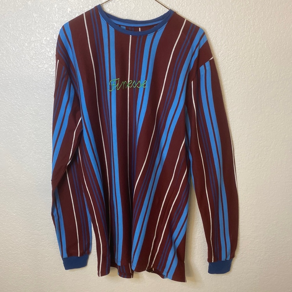 Large maroon & blue long sleeve FINESSE shirt.